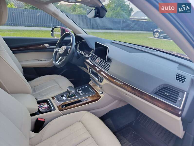 Позашляховик / Кросовер Audi Q5 2018 в Львові