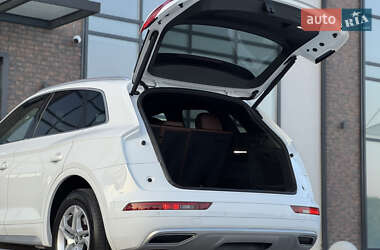 Внедорожник / Кроссовер Audi Q5 2018 в 