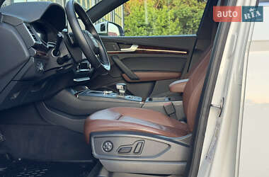 Внедорожник / Кроссовер Audi Q5 2018 в 