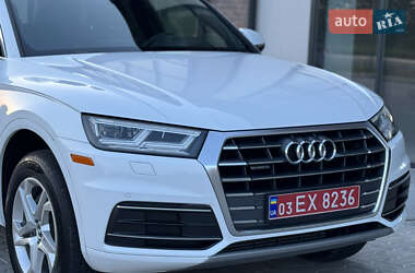 Внедорожник / Кроссовер Audi Q5 2018 в 