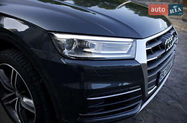 Внедорожник / Кроссовер Audi Q5 2017 в 