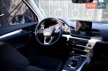 Внедорожник / Кроссовер Audi Q5 2017 в 