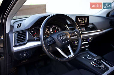 Внедорожник / Кроссовер Audi Q5 2017 в 