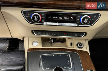 Внедорожник / Кроссовер Audi Q5 2020 в 