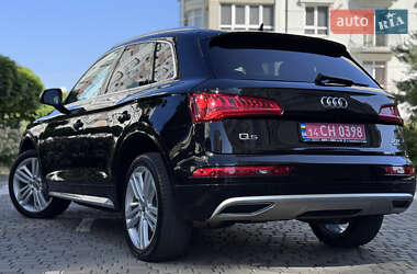 Внедорожник / Кроссовер Audi Q5 2018 в 