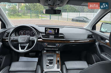 Внедорожник / Кроссовер Audi Q5 2018 в 