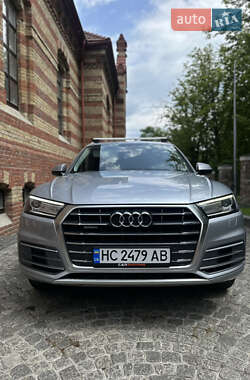 Внедорожник / Кроссовер Audi Q5 2017 в 
