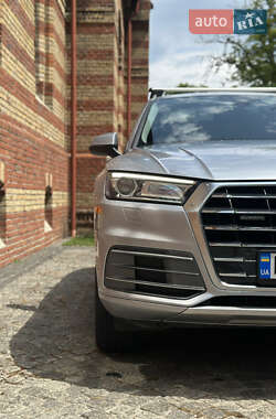 Внедорожник / Кроссовер Audi Q5 2017 в 