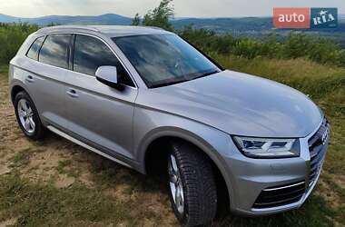 Внедорожник / Кроссовер Audi Q5 2017 в 