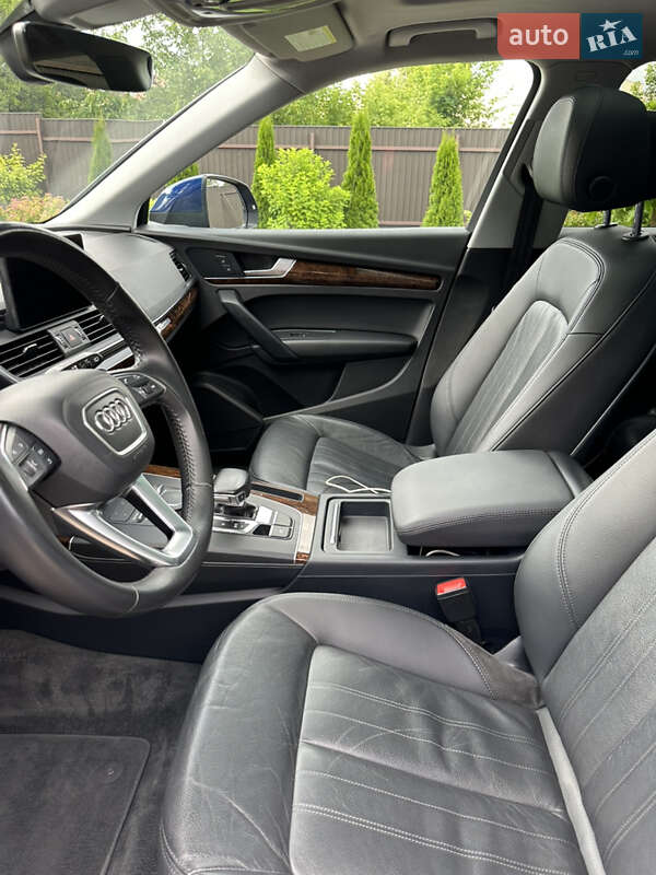 Внедорожник / Кроссовер Audi Q5 2017 в Киеве