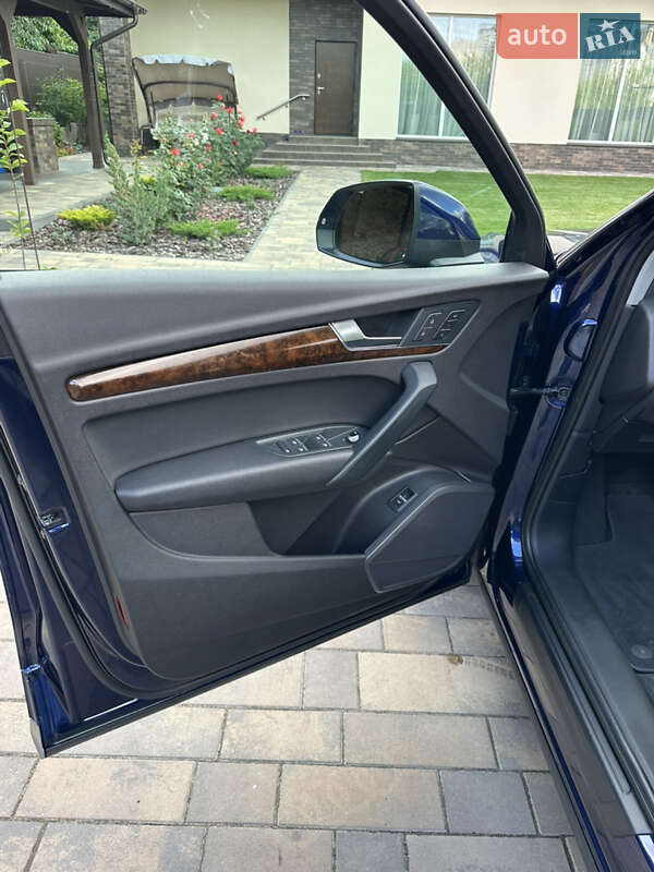 Внедорожник / Кроссовер Audi Q5 2017 в Киеве