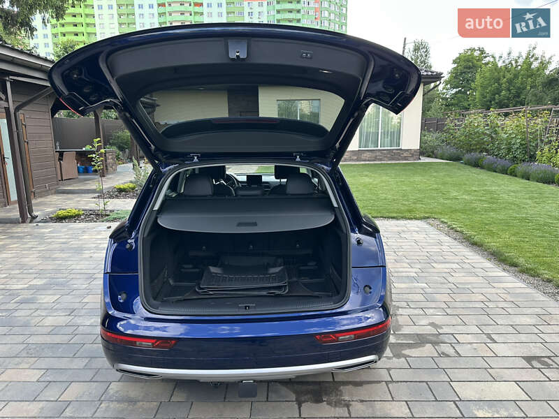 Внедорожник / Кроссовер Audi Q5 2017 в Киеве