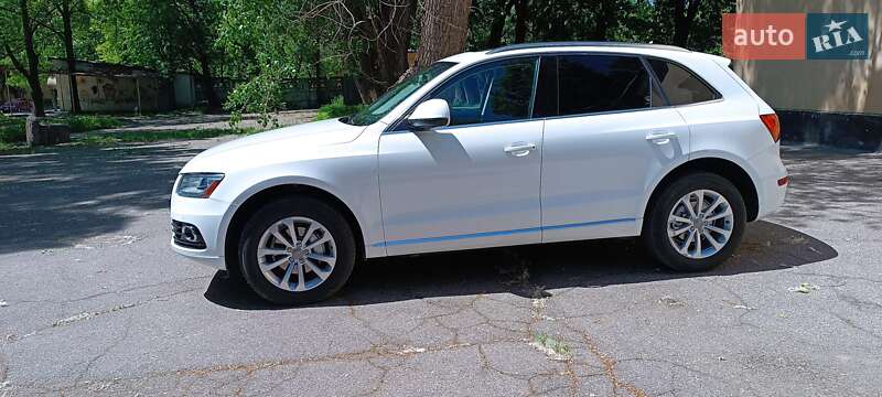 Внедорожник / Кроссовер Audi Q5 2013 в Желтых Водах