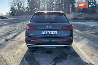 Внедорожник / Кроссовер Audi Q5 2018 в 