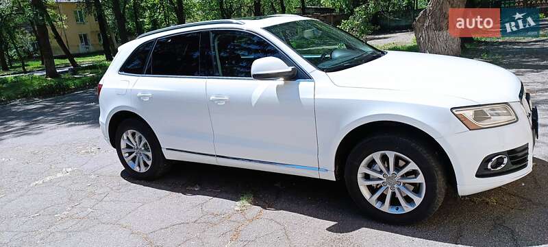 Внедорожник / Кроссовер Audi Q5 2013 в Желтых Водах