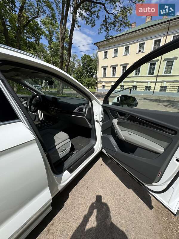 Позашляховик / Кросовер Audi Q5 2019 в Чернігові