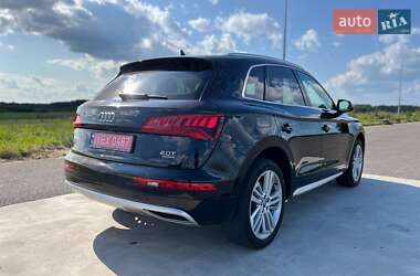 Внедорожник / Кроссовер Audi Q5 2018 в 