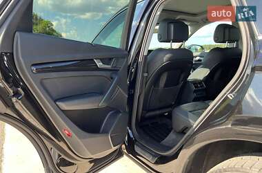 Внедорожник / Кроссовер Audi Q5 2018 в 