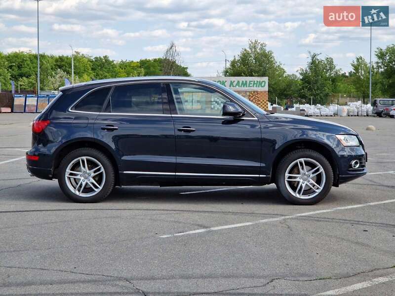 Внедорожник / Кроссовер Audi Q5 2015 в Днепре