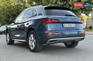 Внедорожник / Кроссовер Audi Q5 2017 в 