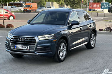 Внедорожник / Кроссовер Audi Q5 2017 в 