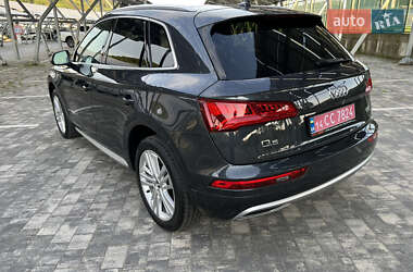 Внедорожник / Кроссовер Audi Q5 2018 в 