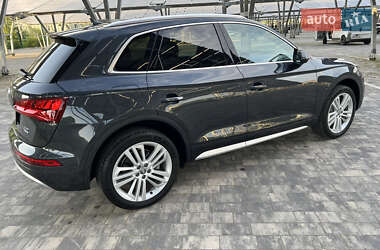 Внедорожник / Кроссовер Audi Q5 2018 в 