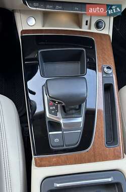 Внедорожник / Кроссовер Audi Q5 2021 в 