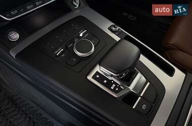 Внедорожник / Кроссовер Audi Q5 2017 в 