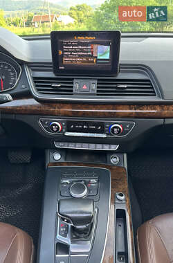 Внедорожник / Кроссовер Audi Q5 2018 в 