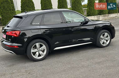 Внедорожник / Кроссовер Audi Q5 2018 в 