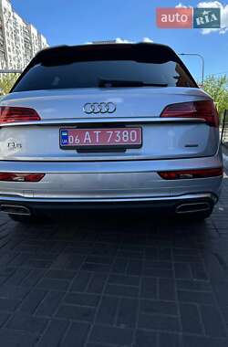 Внедорожник / Кроссовер Audi Q5 2022 в 