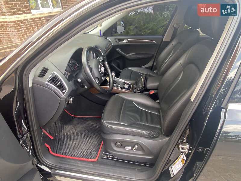 Внедорожник / Кроссовер Audi Q5 2015 в Черноморске