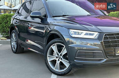 Внедорожник / Кроссовер Audi Q5 2018 в 