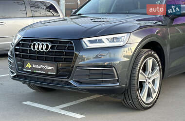Внедорожник / Кроссовер Audi Q5 2018 в 