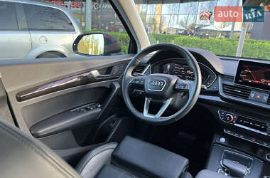 Внедорожник / Кроссовер Audi Q5 2018 в 