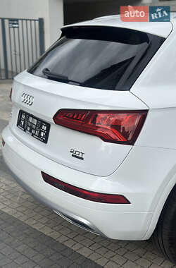 Внедорожник / Кроссовер Audi Q5 2017 в 