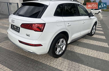 Внедорожник / Кроссовер Audi Q5 2017 в 