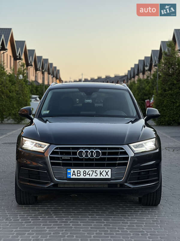 Внедорожник / Кроссовер Audi Q5 2018 в 