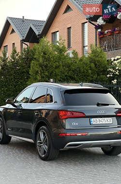 Внедорожник / Кроссовер Audi Q5 2018 в 