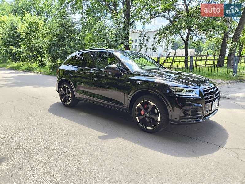 Внедорожник / Кроссовер Audi Q5 2019 в Киеве