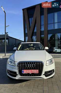 Внедорожник / Кроссовер Audi Q5 2015 в 