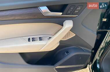 Внедорожник / Кроссовер Audi Q5 2018 в 