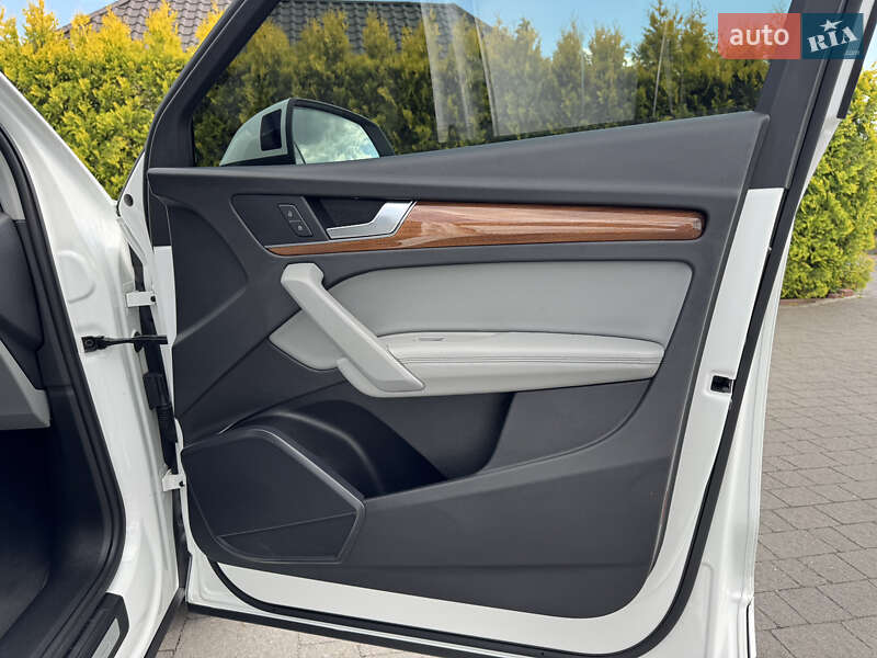 Внедорожник / Кроссовер Audi Q5 2022 в Стрые