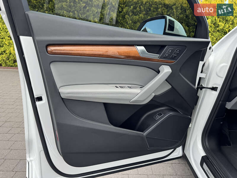 Внедорожник / Кроссовер Audi Q5 2022 в Стрые