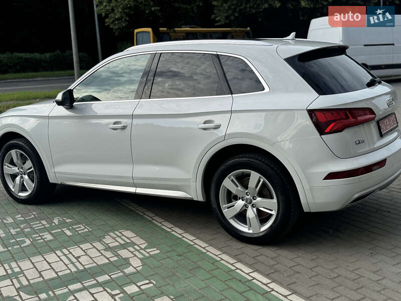 Позашляховик / Кросовер Audi Q5 2019 в Львові