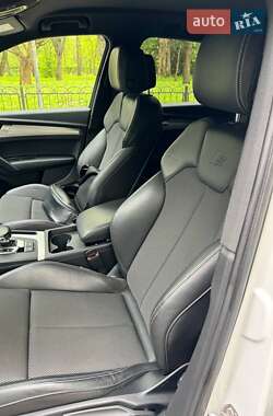 Позашляховик / Кросовер Audi Q5 2019 в 