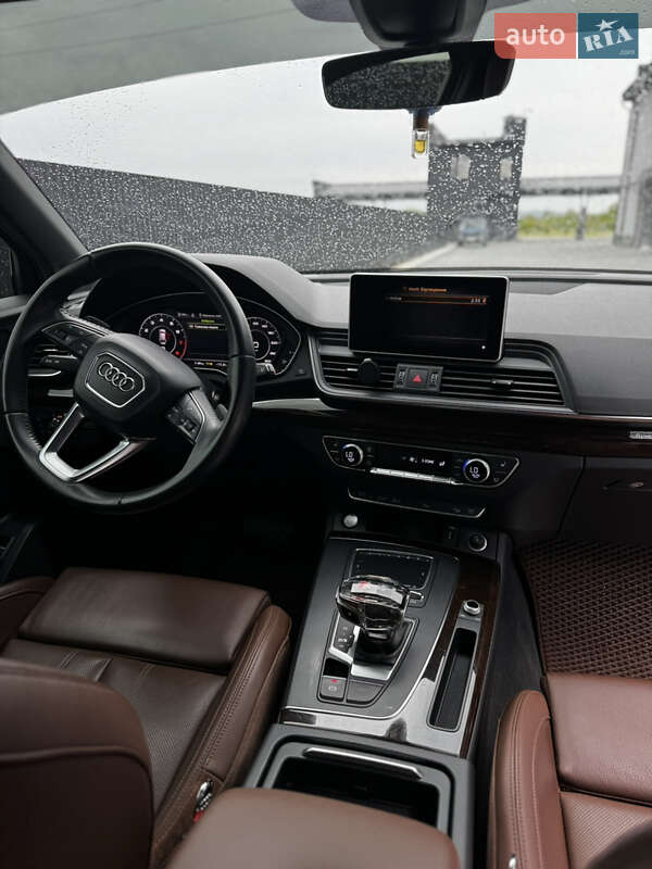 Позашляховик / Кросовер Audi Q5 2018 в Івано-Франківську
