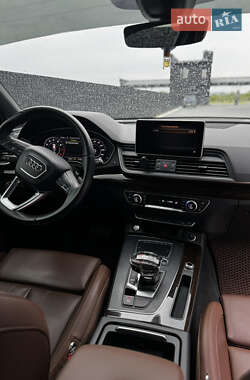 Внедорожник / Кроссовер Audi Q5 2018 в 