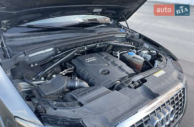 Внедорожник / Кроссовер Audi Q5 2011 в 